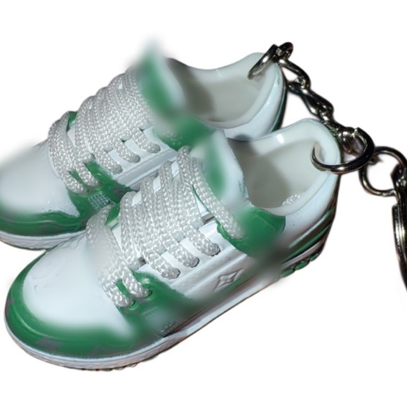 Mini 3D fashion Sneaker Keychains! - Picture 2 of 4